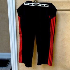 Adidas cropped pants. Size M. Never worn. Wide leg.